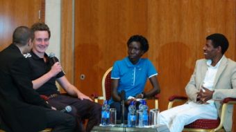 (s desna) Haile Gebrselassie, Edna Kiplagat i Alstair Brownlee na press konferenciji 
